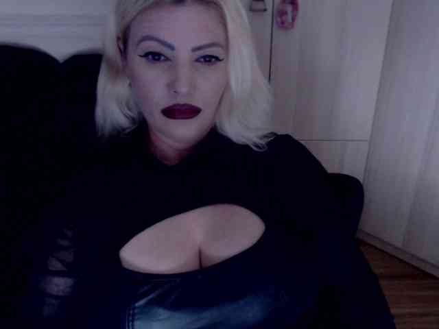 Mistress-Demi webcam