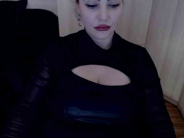 Mistress-Demi webcam