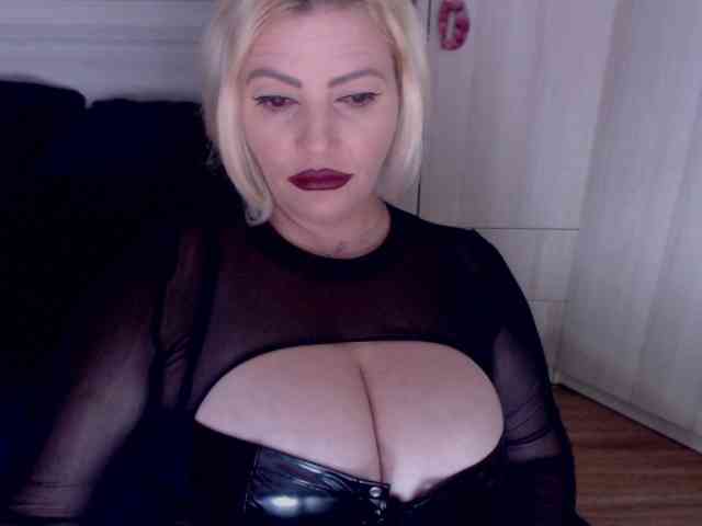 Mistress-Demi webcam