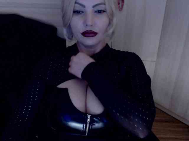 Mistress-Demi webcam