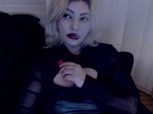 Mistress-Demi webcam