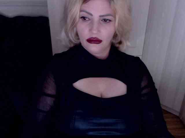 Mistress-Demi webcam