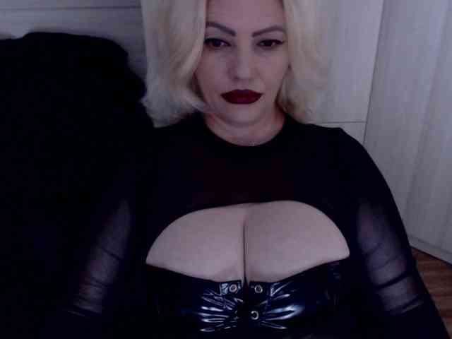 Mistress-Demi webcam