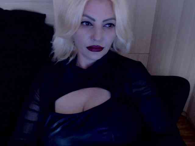Mistress-Demi webcam