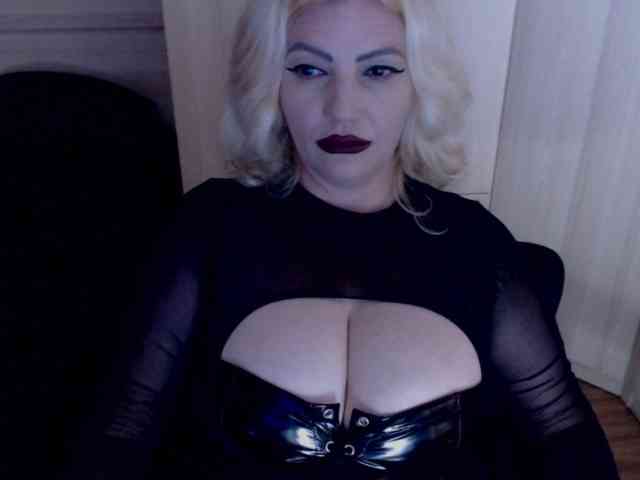 Mistress-Demi webcam