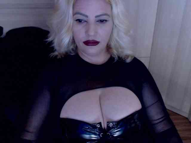 Mistress-Demi webcam
