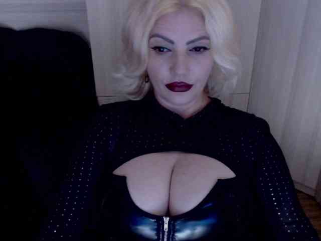 Mistress-Demi webcam