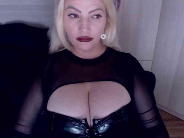 Mistress-Demi webcam