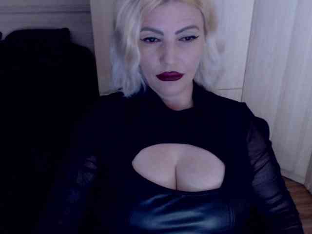 Mistress-Demi webcam