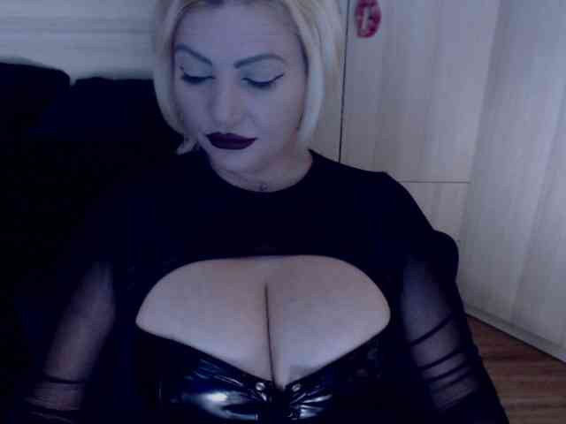 Mistress-Demi webcam