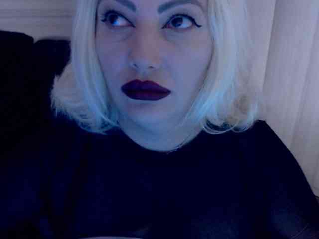 Mistress-Demi webcam