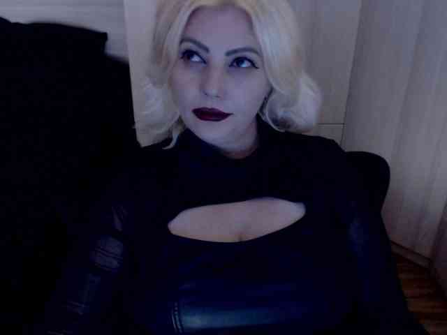Mistress-Demi webcam