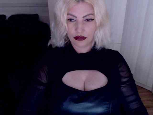 Mistress-Demi webcam
