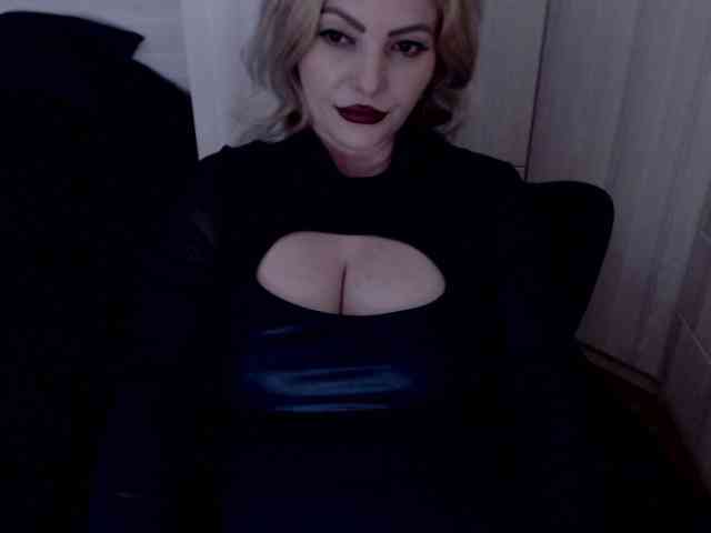 Mistress-Demi webcam