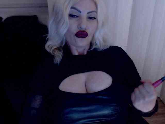 Mistress-Demi webcam