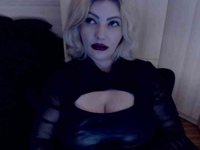 Mistress-Demi webcam