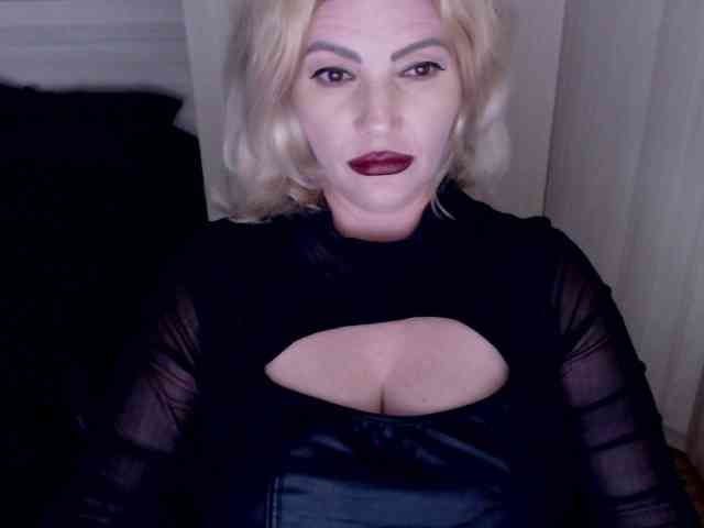 Mistress-Demi webcam