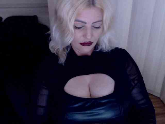 Mistress-Demi webcam