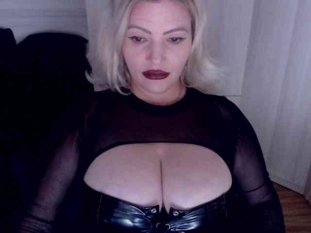 Mistress-Demi webcam