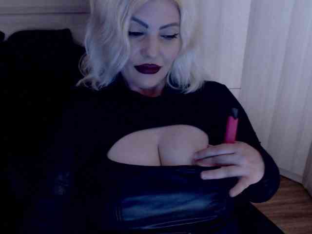 Mistress-Demi webcam