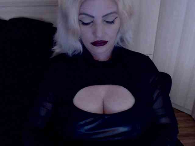 Mistress-Demi webcam