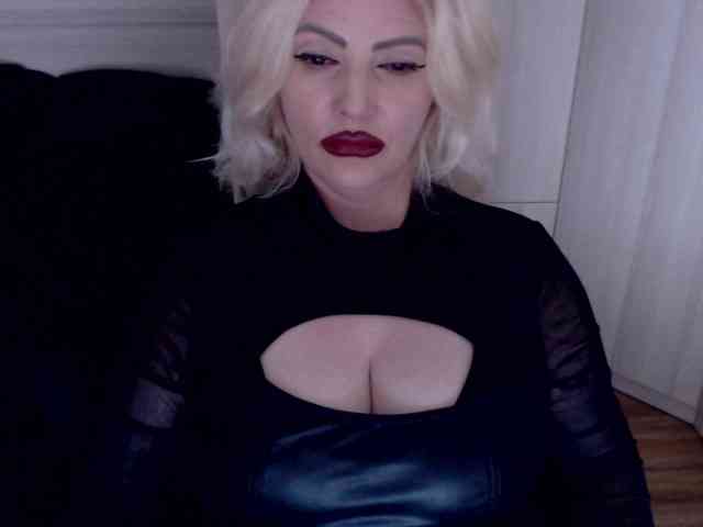 Mistress-Demi webcam
