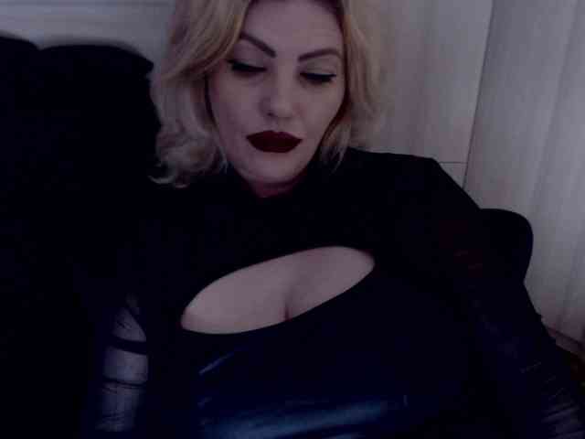 Mistress-Demi webcam