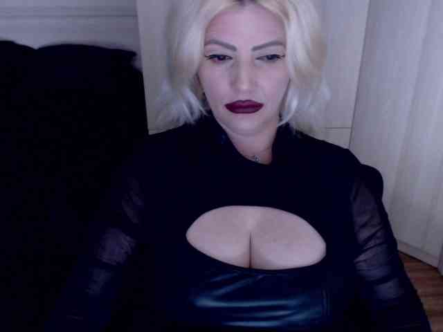 Mistress-Demi webcam