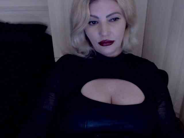 Mistress-Demi webcam
