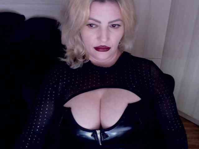 Mistress-Demi webcam