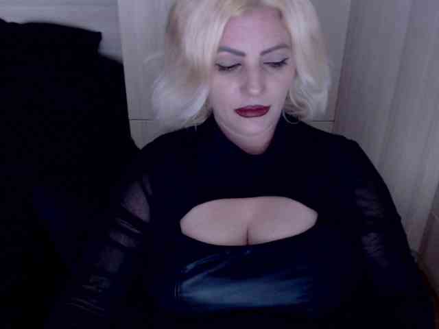 Mistress-Demi webcam