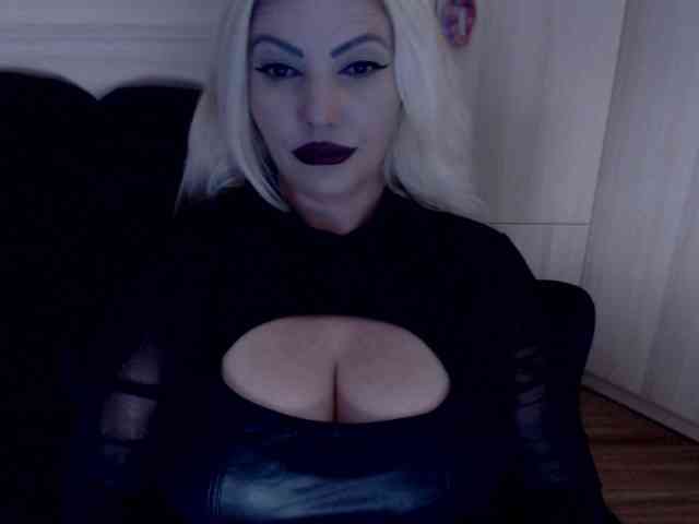 Mistress-Demi webcam