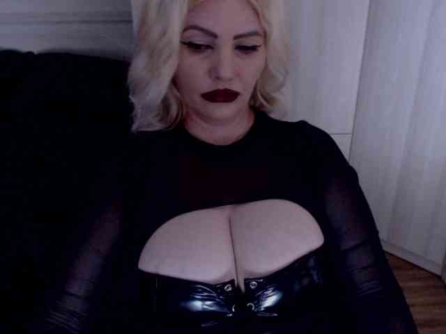 Mistress-Demi webcam