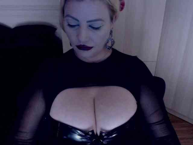 Mistress-Demi webcam