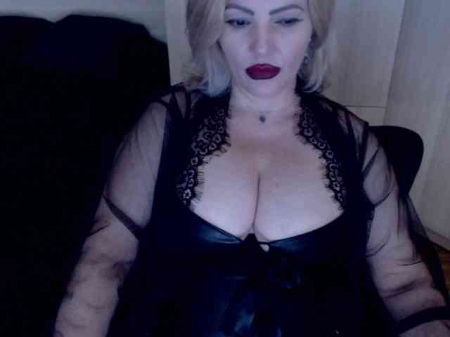 Mistress-Demi webcam