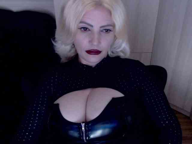 Mistress-Demi webcam