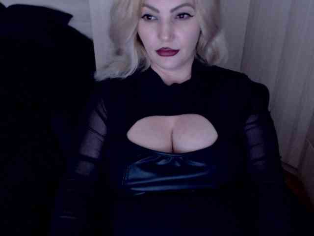 Mistress-Demi webcam