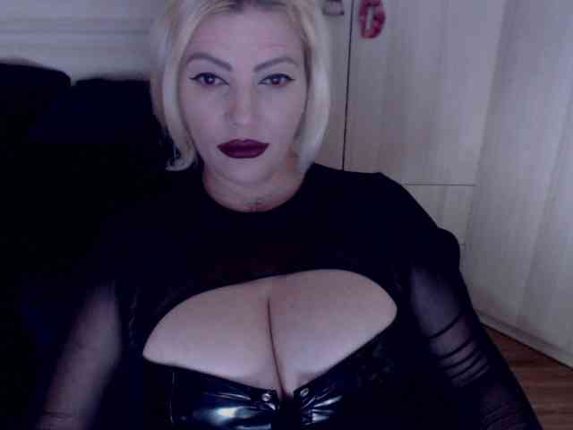 Mistress-Demi webcam