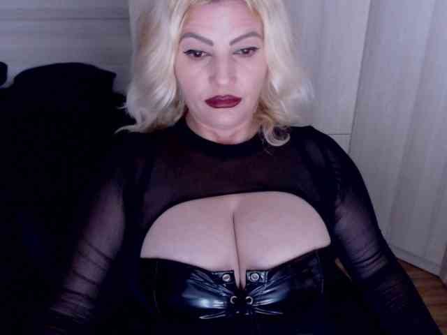 Mistress-Demi webcam