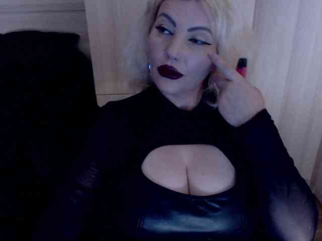 Mistress-Demi webcam