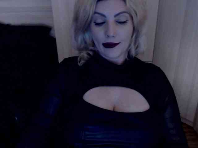 Mistress-Demi webcam