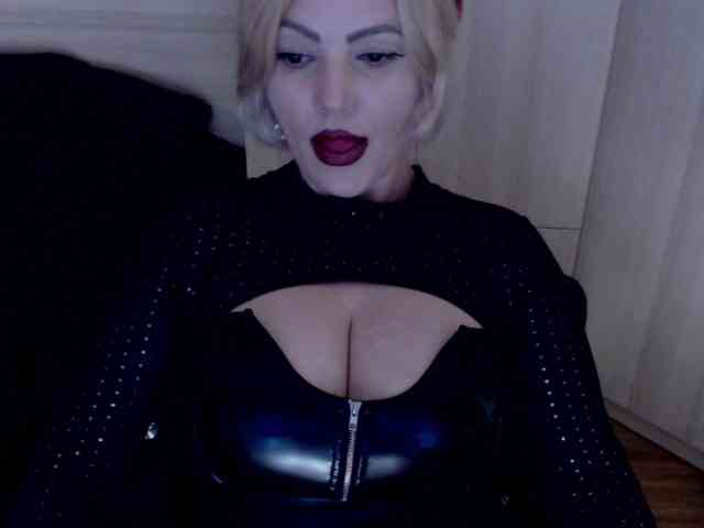 Mistress-Demi webcam