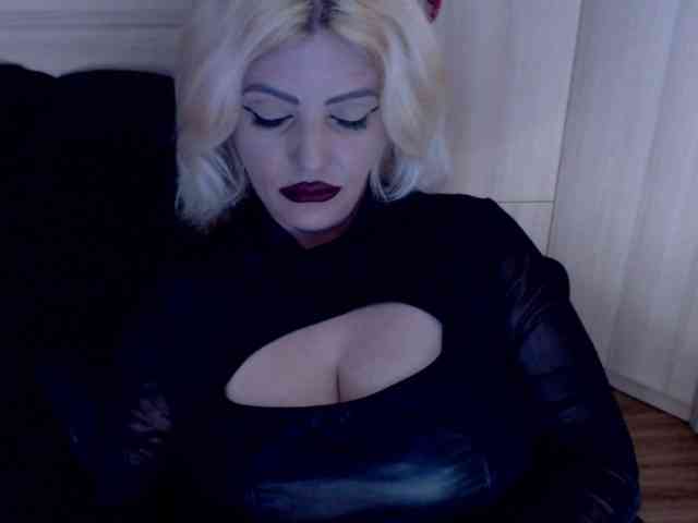 Mistress-Demi webcam