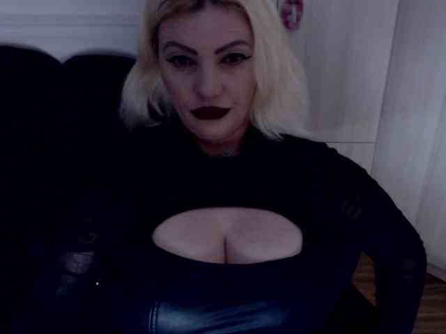 Mistress-Demi webcam