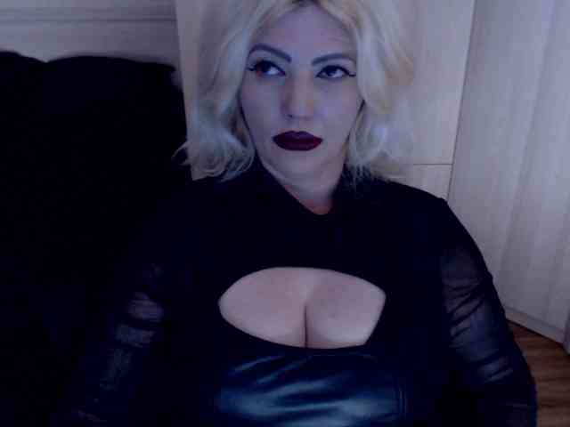 Mistress-Demi webcam