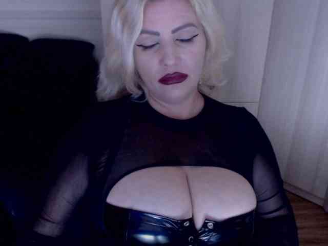 Mistress-Demi webcam