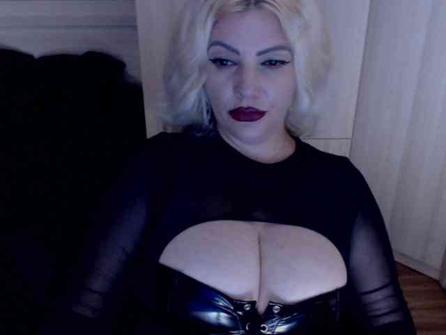 Mistress-Demi webcam