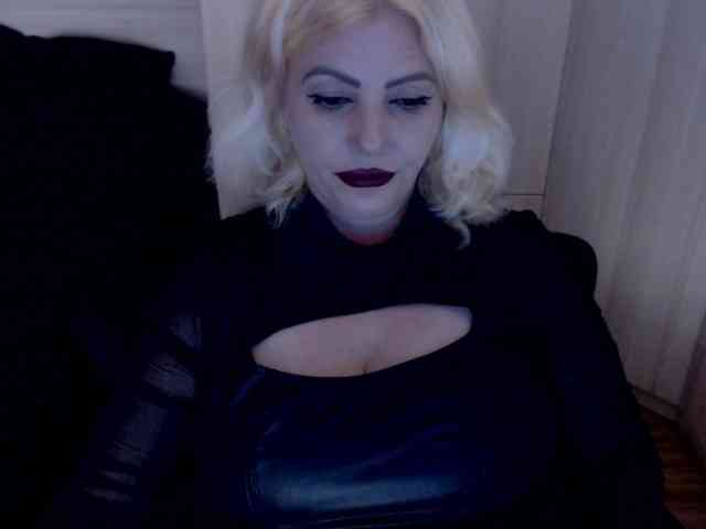 Mistress-Demi webcam