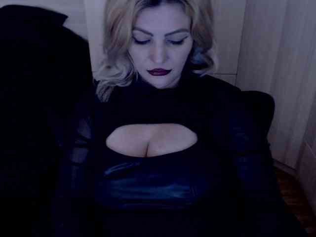 Mistress-Demi webcam