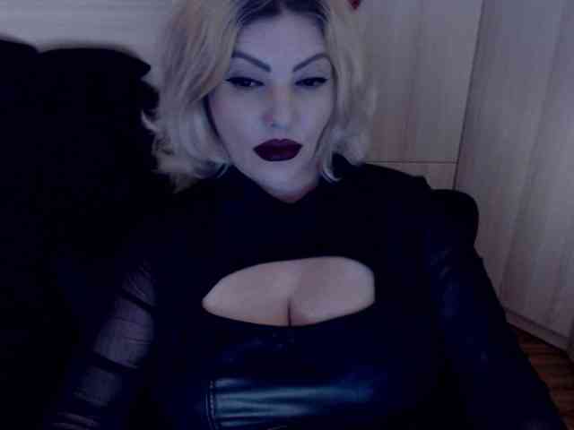 Mistress-Demi webcam